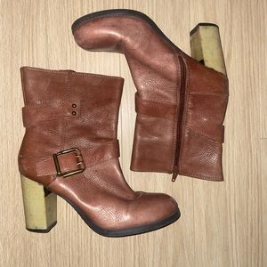 Brown boots/ ankle boots/ buckle down